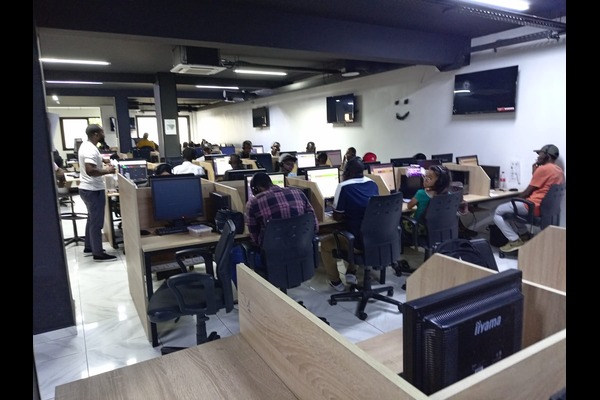 Elmi Call Center